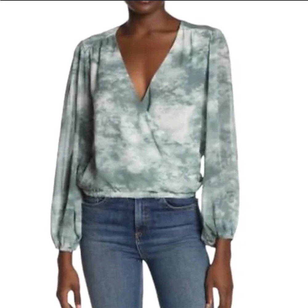 ASTR THE LABEL ANTHROPOLOGIE 
Sage Green Tie Dyed Chiffon Cropped Wrap Blouse